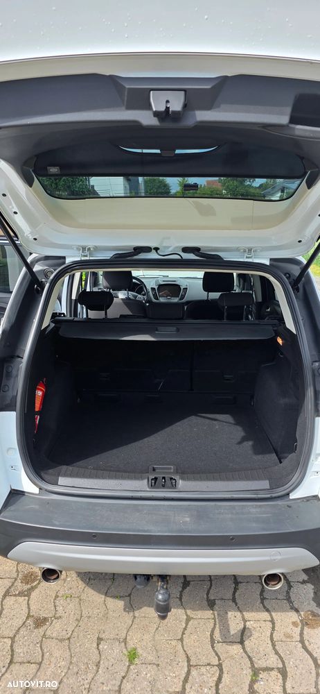Ford Kuga 2.0 TDCi 2x4 Aut. Trend - 6