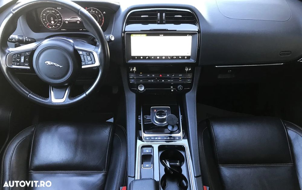 Jaguar F-Pace - 5