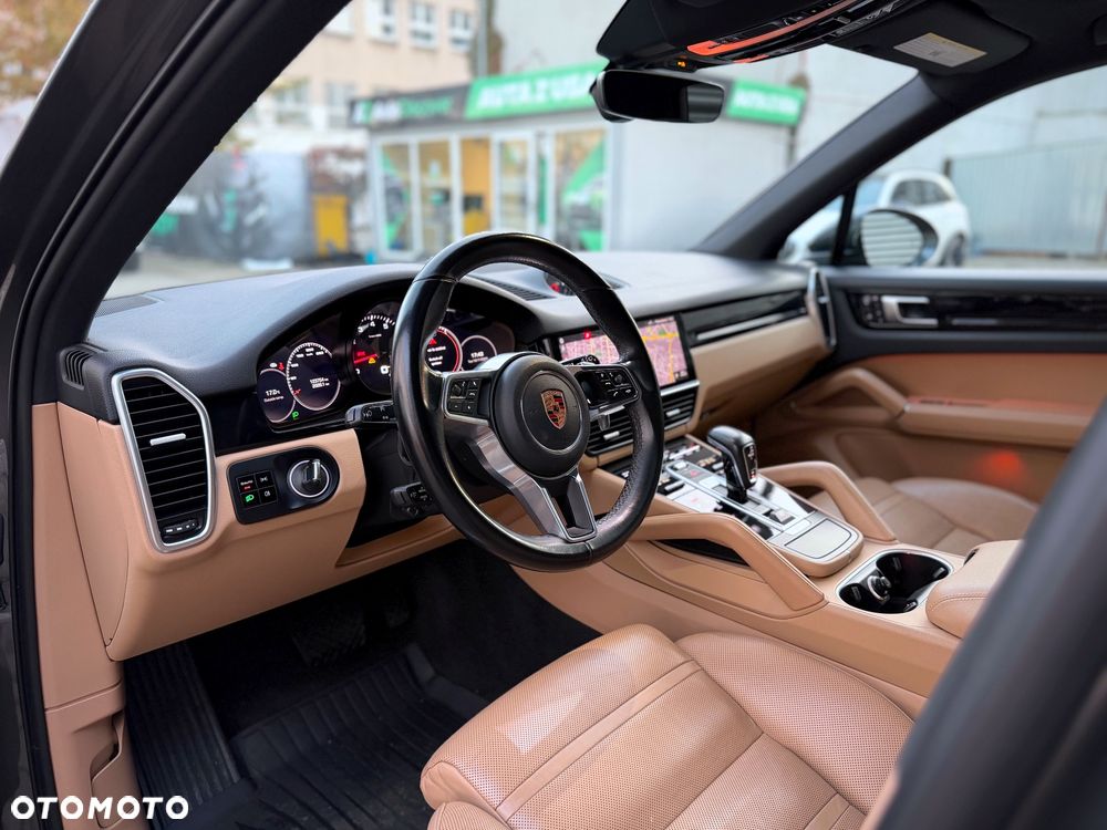Porsche Cayenne Platinum Edition - 14