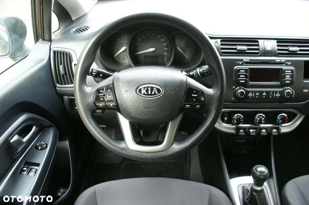 Kia Rio - 4