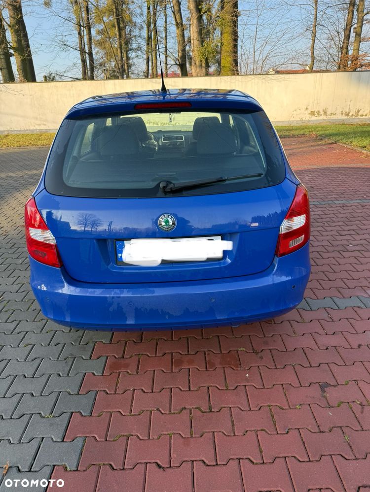 Skoda Fabia ver-1-4-16v-comfort - 4