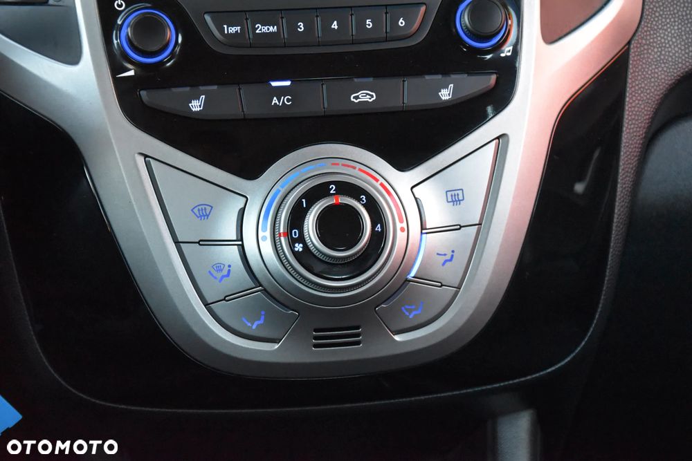 Hyundai ix20 1.4 blue Trend - 28
