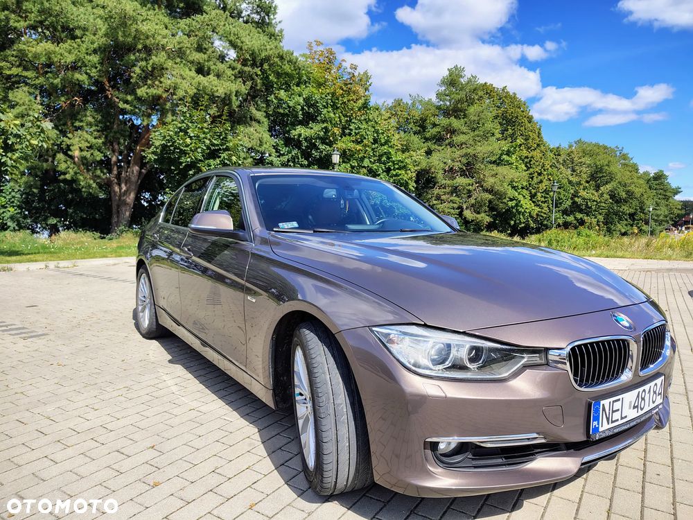 BMW Seria 3 320i Luxury Line - 1
