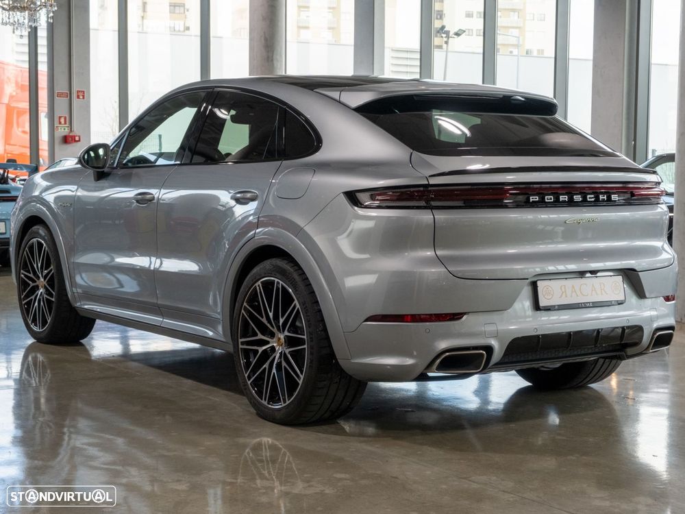 Porsche Cayenne Coupé E-Hybrid - 8