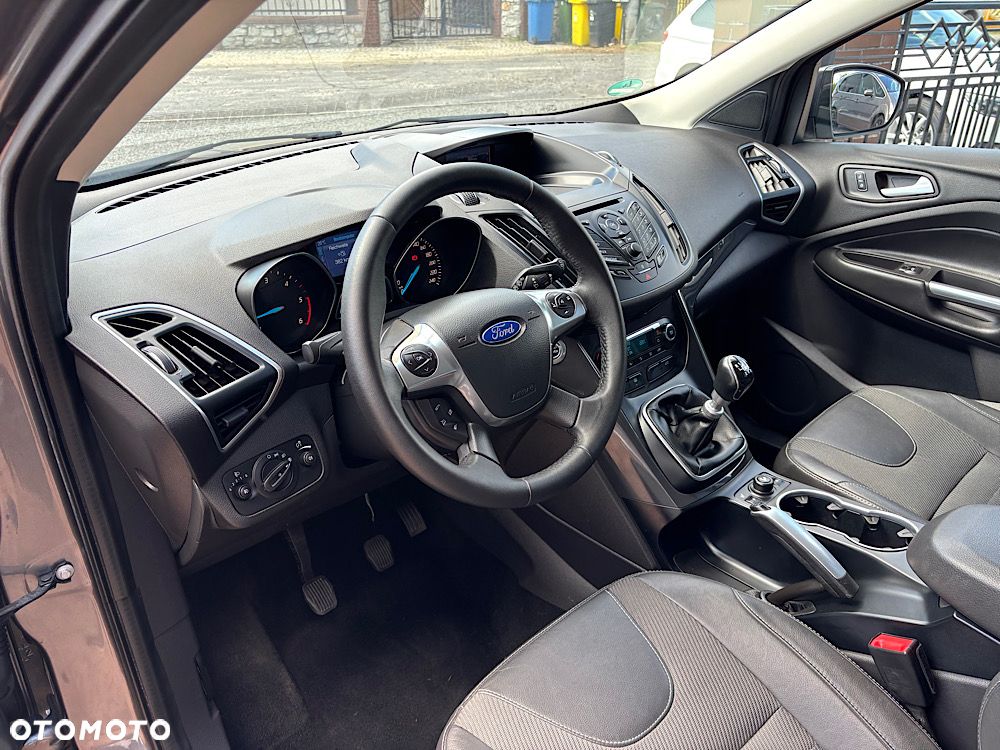 Ford Kuga 2.0 TDCi 4x4 Titanium - 29