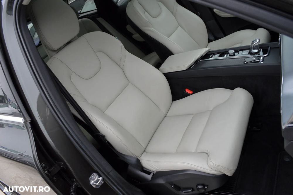 Volvo XC 60 T8 Twin Engine AWD Geartronic Inscription - 35