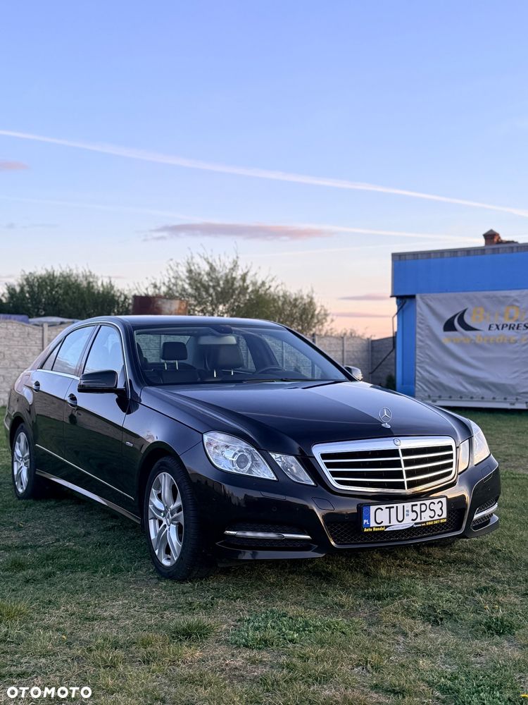 Mercedes-Benz Klasa E 200 CGI BlueEFFICIENCY Avantgarde - 2