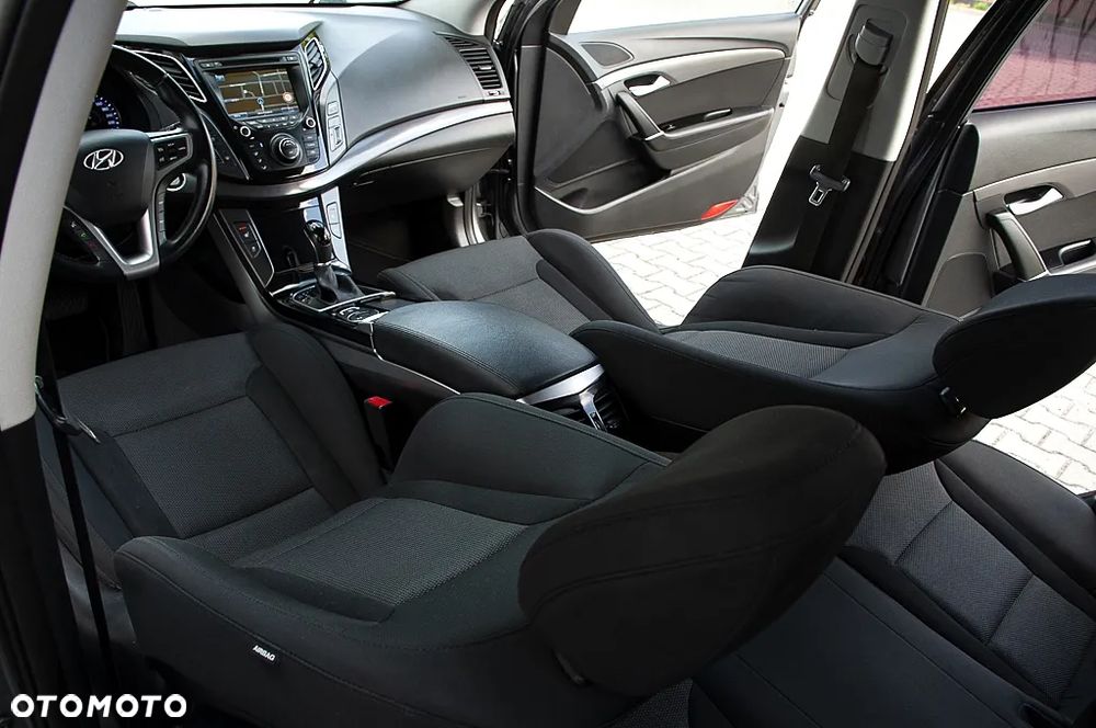 Hyundai i40 i40cw 1.7 CRDi Automatik Fifa World Cup Edition - 39