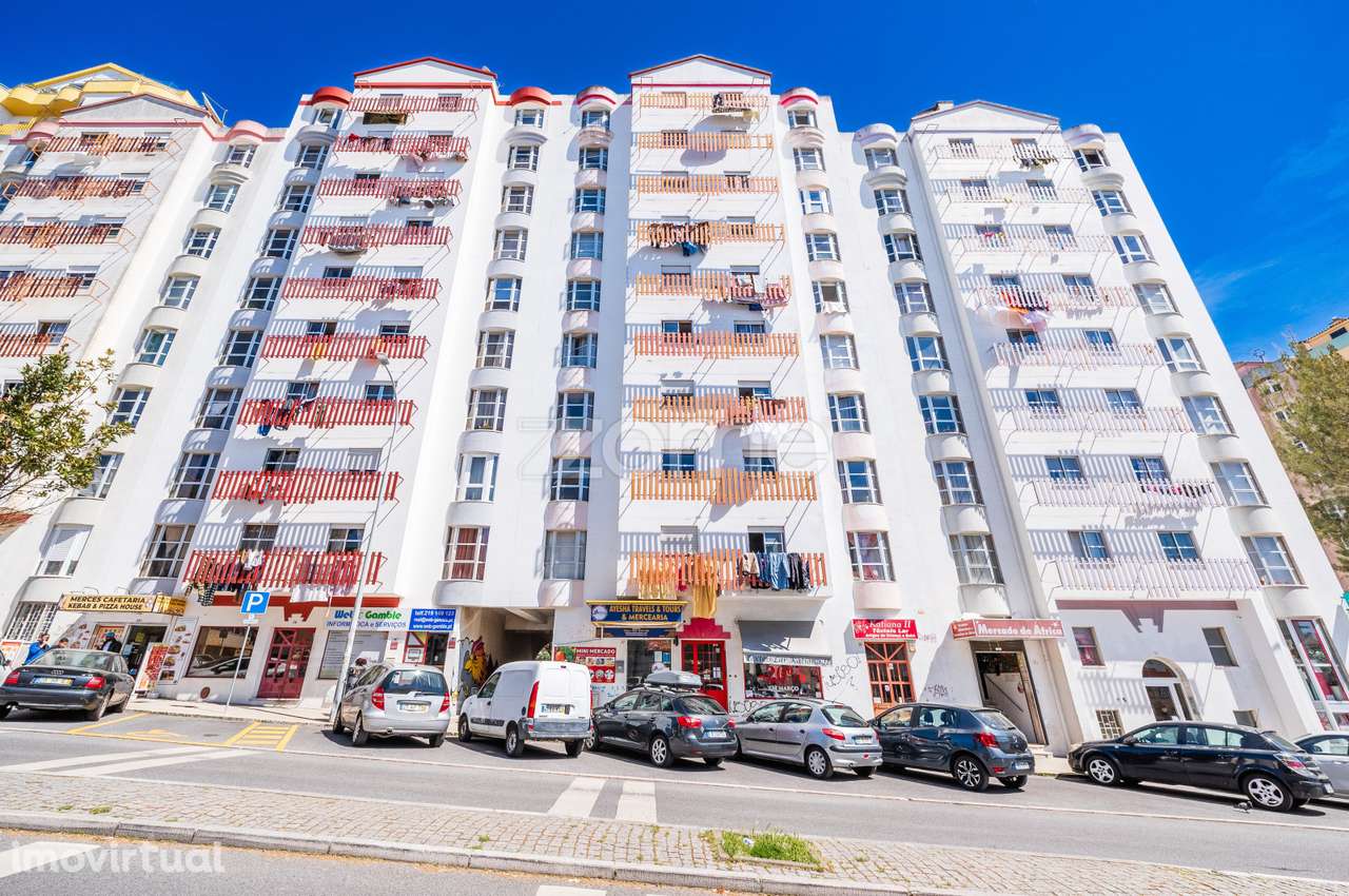 Apartamento T2 na Tapada das Mercês - Grande imagem: 3/39