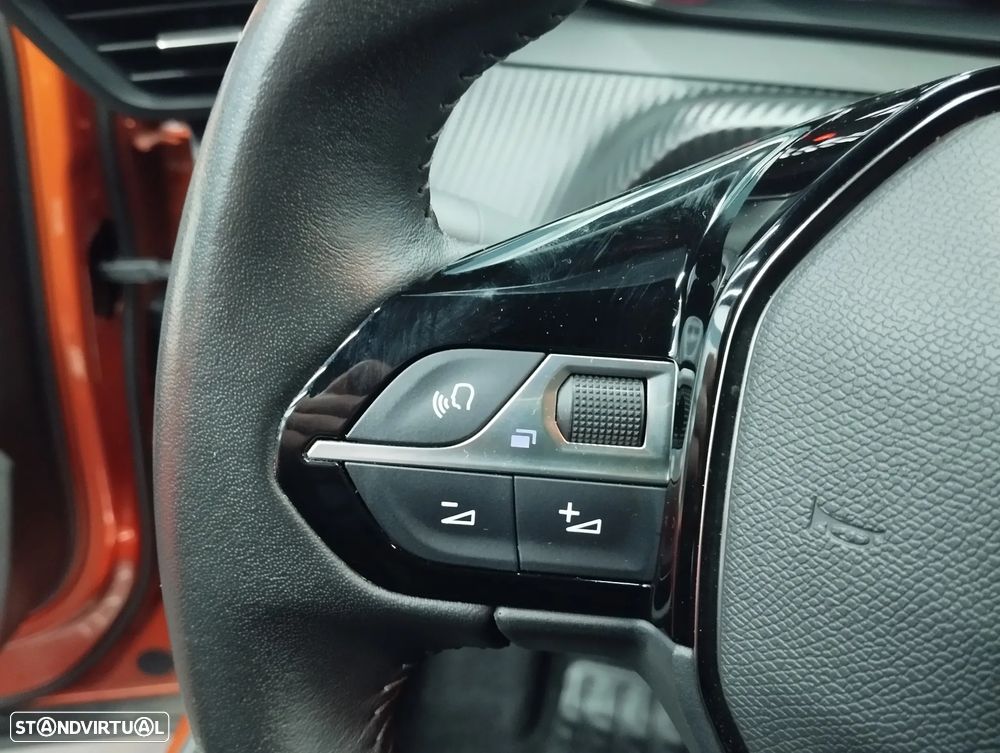 Peugeot 2008 1.2 PureTech Active Pack - 18