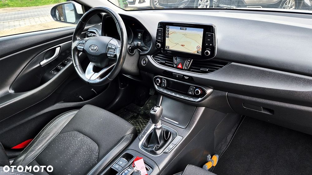 Hyundai i30 1.4 T-GDI Premiere Luxury - 35