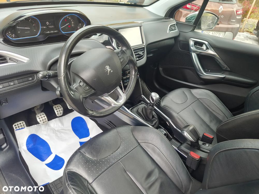 Peugeot 2008 1.6 e-HDi Allure S&S - 9