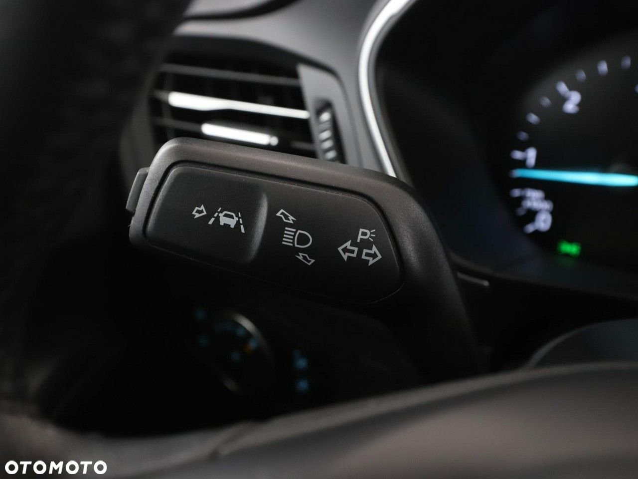 Ford Focus Turnier 1.5 EcoBlue Start-Stopp-System COOL&CONNECT DESIGN - 30