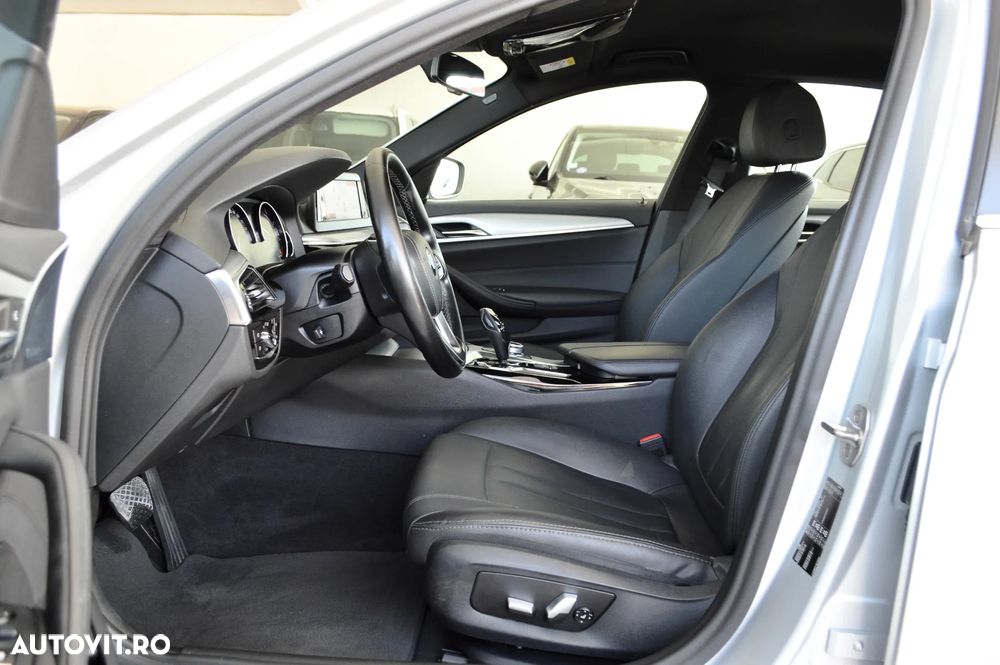 BMW Seria 5 520d AT - 26
