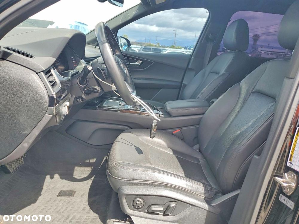 Audi Q7 - 7