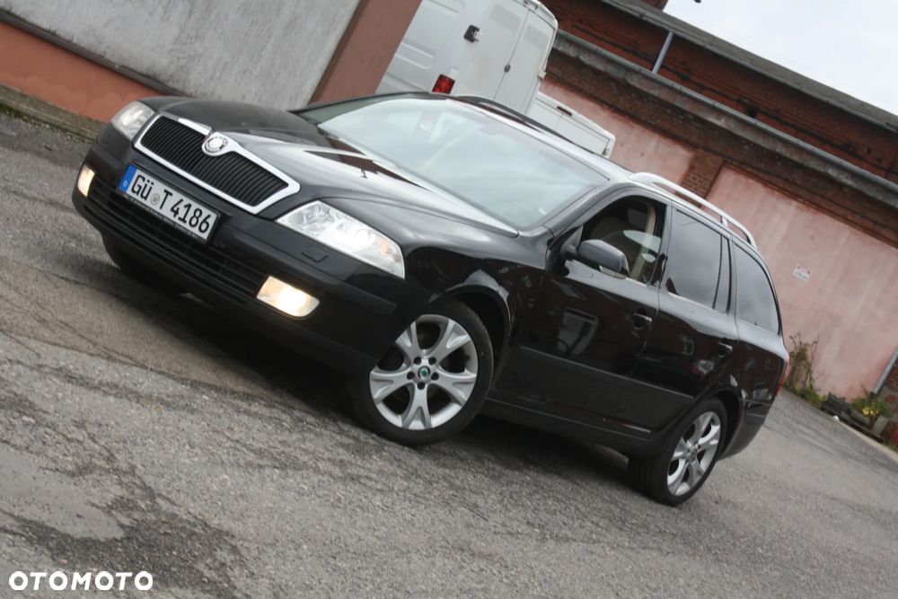 Skoda Octavia Combi 2.0 TDI DSG Laurin & Klement - 13
