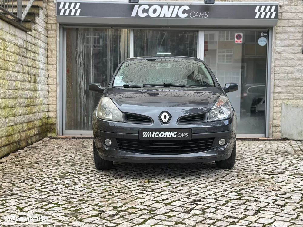 Renault Clio 1.2 16V Confort Authentique - 2
