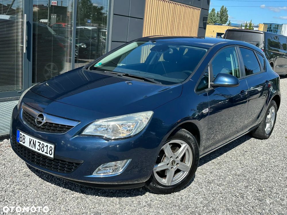Opel Astra 1.7 CDTI DPF ecoFLEX TourerStart/Stop 150 Jahre - 4