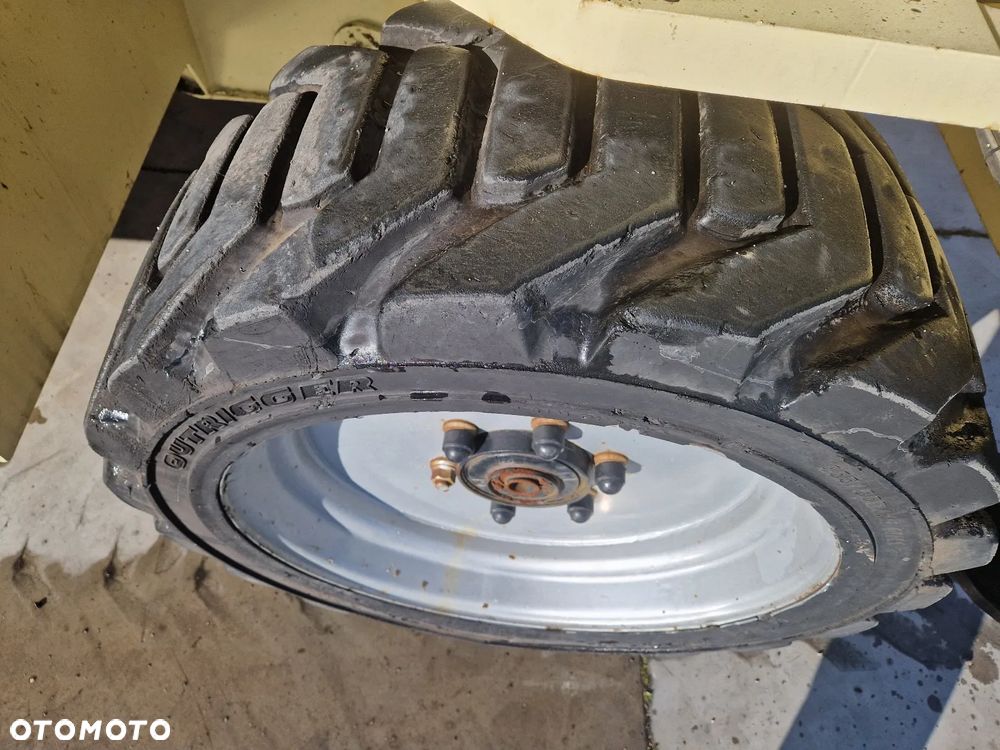 JLG 203-24 R444 - 15
