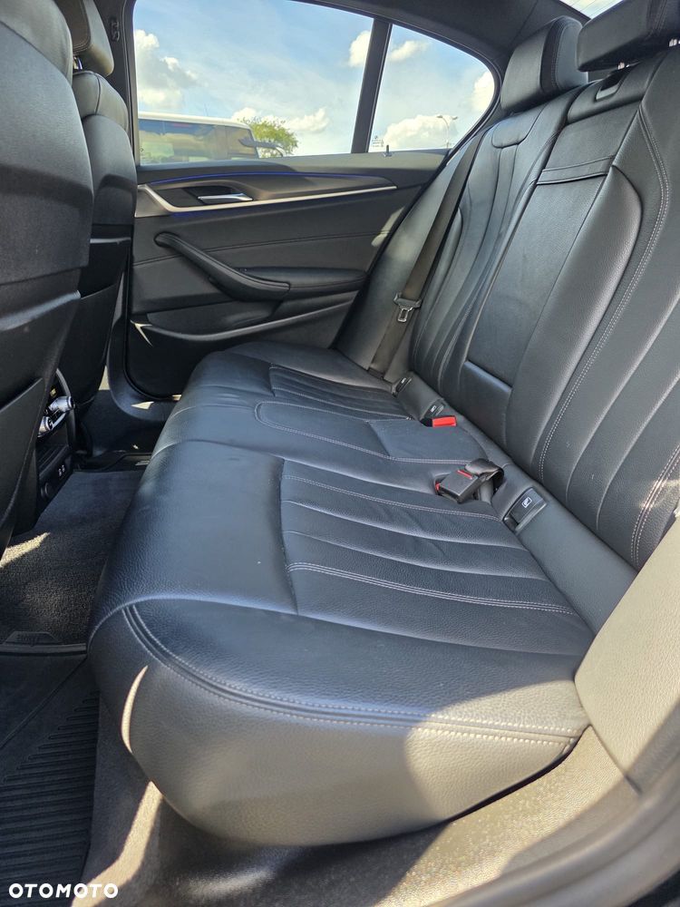 BMW Seria 5 520d M Sport Edition - 29