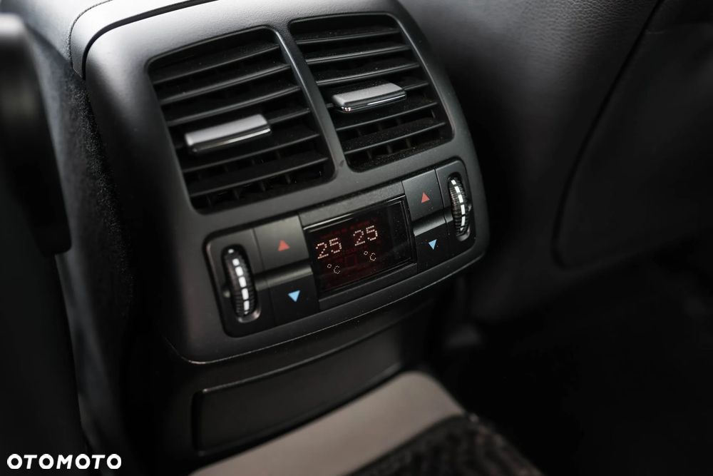 Mercedes-Benz Klasa E 350 4-Matic Avantgarde - 23