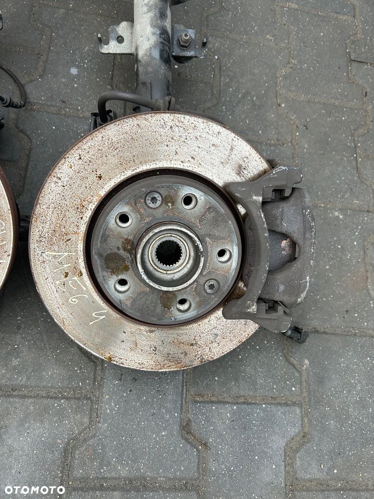 Renault Megane IV zwrotnica  prawa 1.2 Mc-pherson kopyto noga - 2