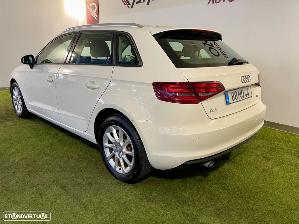 Audi A3 Sportback 1.6 TDI Advance - 11