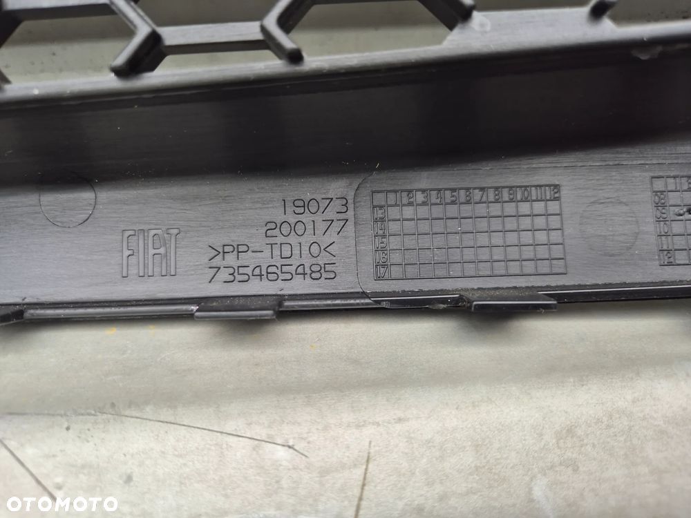 Grill atrapa zderzaka środkowa Fiat 500 Abarth 735465485 - 6