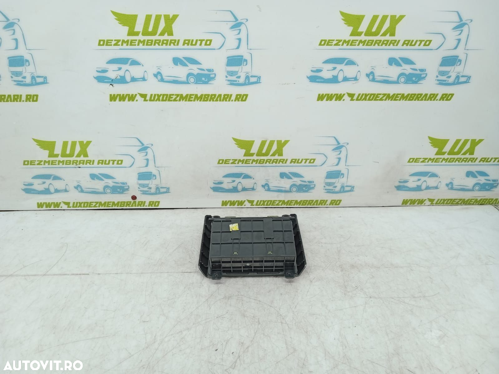 Consola centrala scrumiera PD05-2440 Chevrolet Captiva 1  [din 2006 pana  2011] - 2