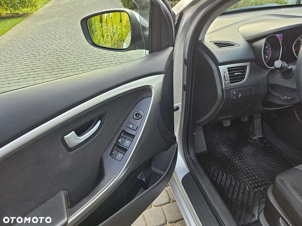 Hyundai i30 1.6 Style - 26