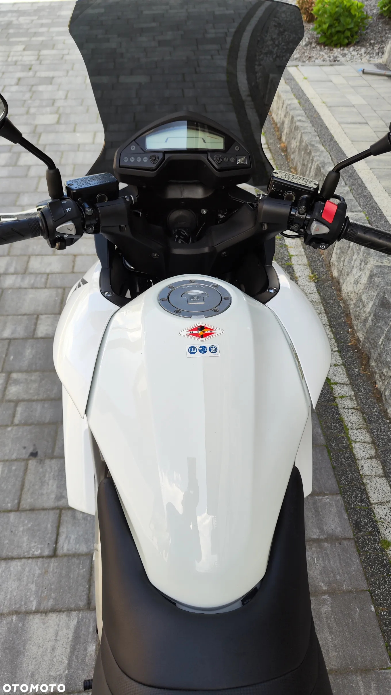 Honda VFR - 13