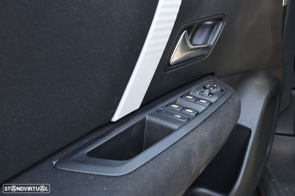 Citroën C4 PureTech 130 Stop&Start EAT8 PLUS - 16