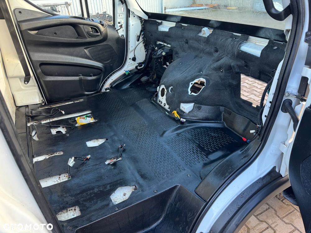 Iveco Daily kabina błotniki drzwi maska zderzak - 11