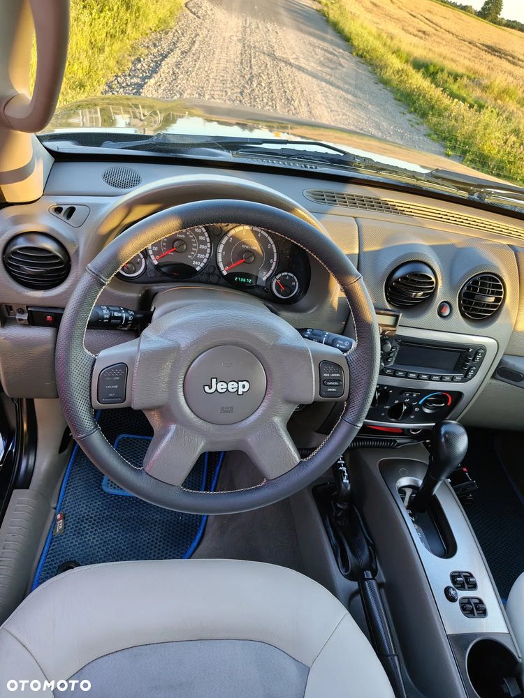 Jeep Cherokee - 18