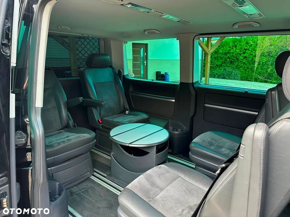 Volkswagen Multivan - 31