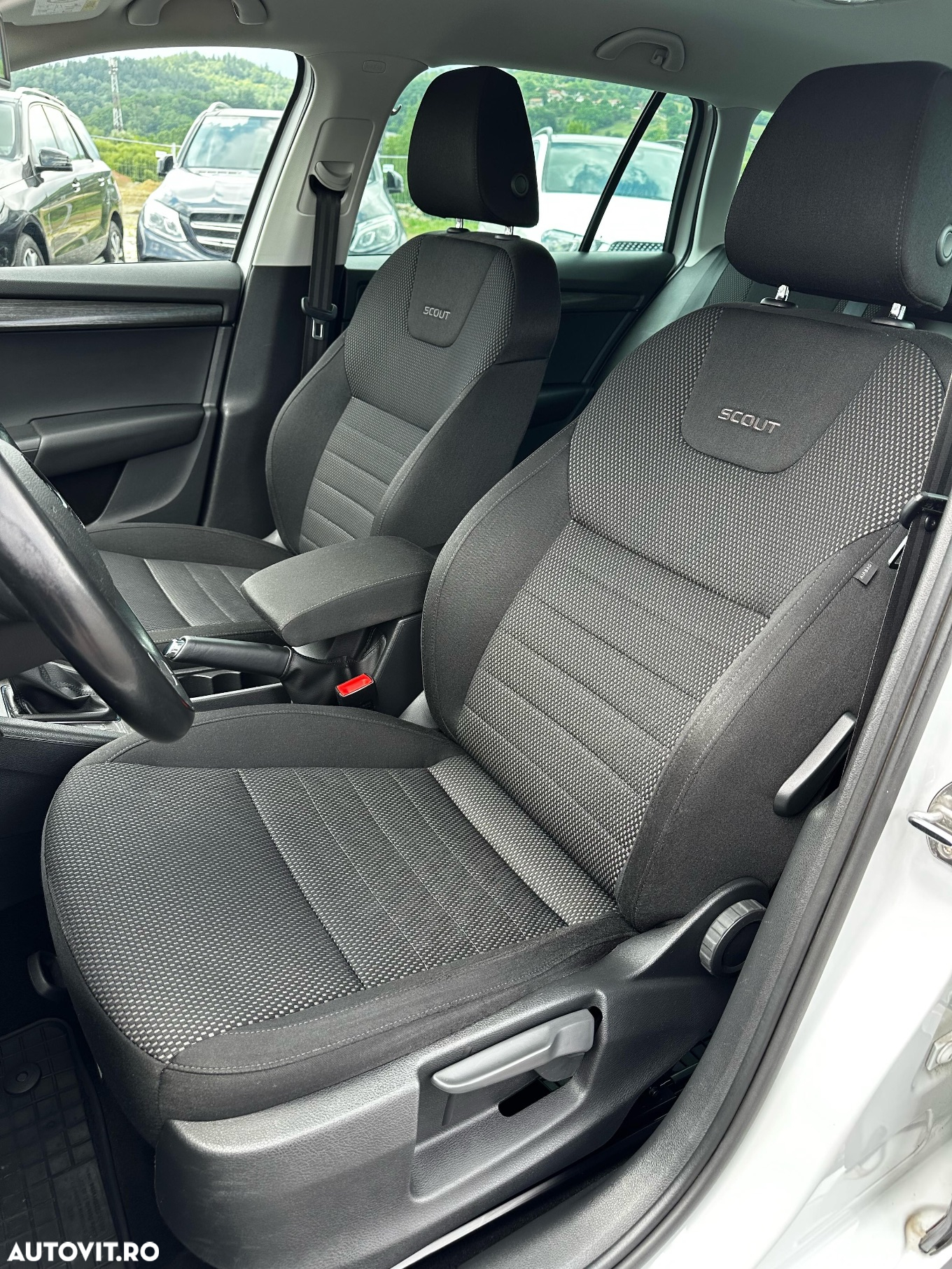 Skoda Octavia 2.0 TDI 4x4 DSG Scout - 23