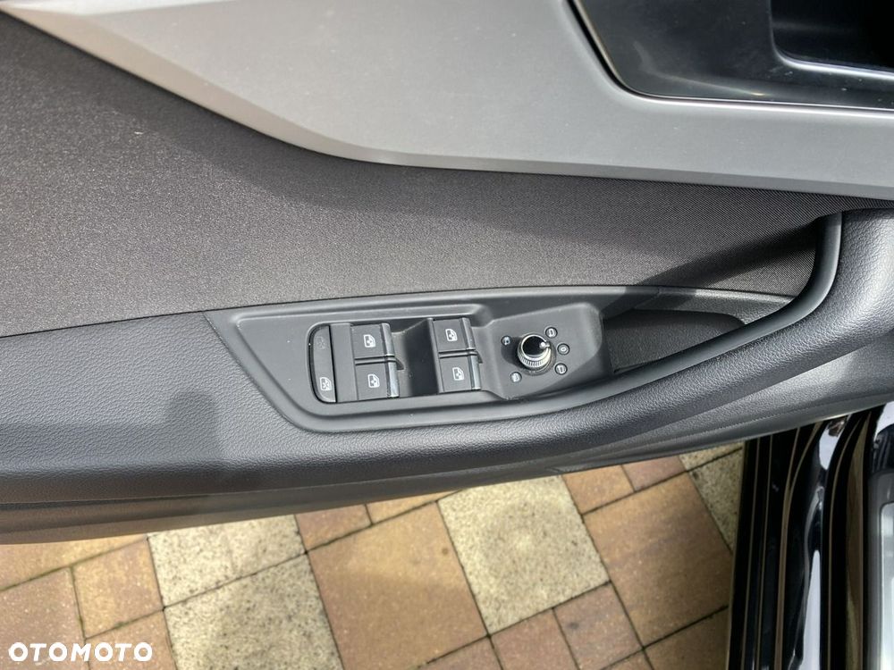 Audi A4 Avant 40 TFSI quattro S tronic advanced - 28