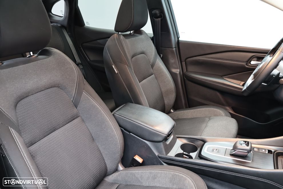 Nissan Qashqai 1.3 DIG-T N-Connecta Xtronic - 21