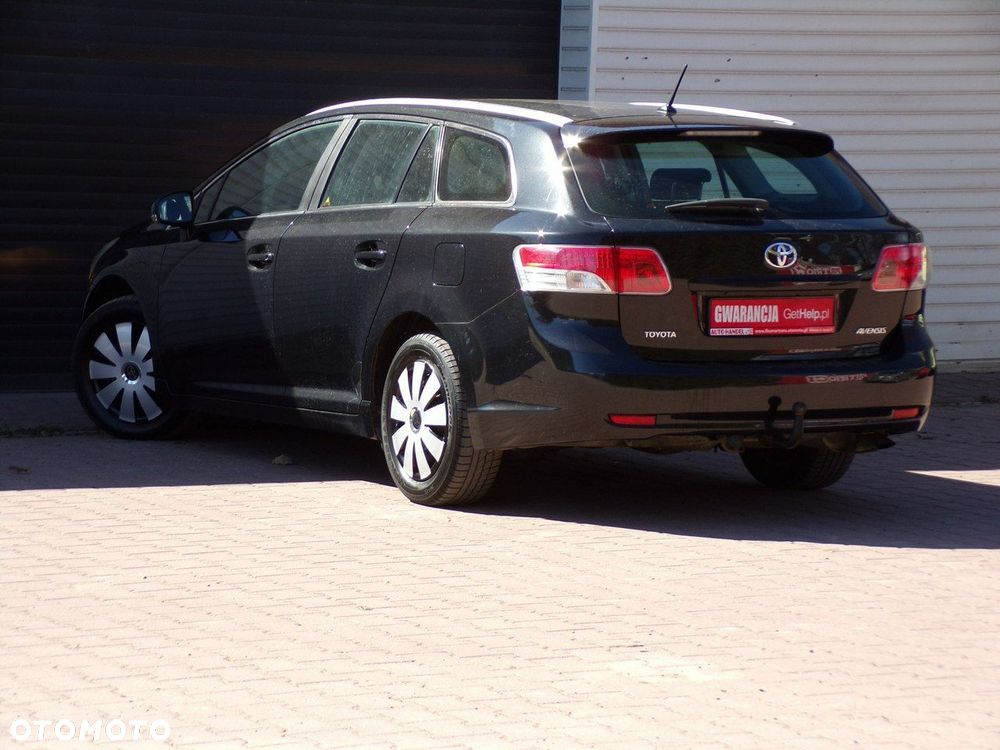 Toyota Avensis - 16