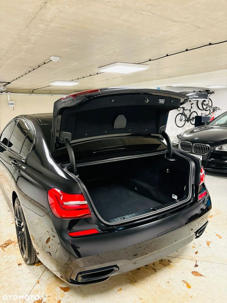 BMW Seria 7 740Li - 26