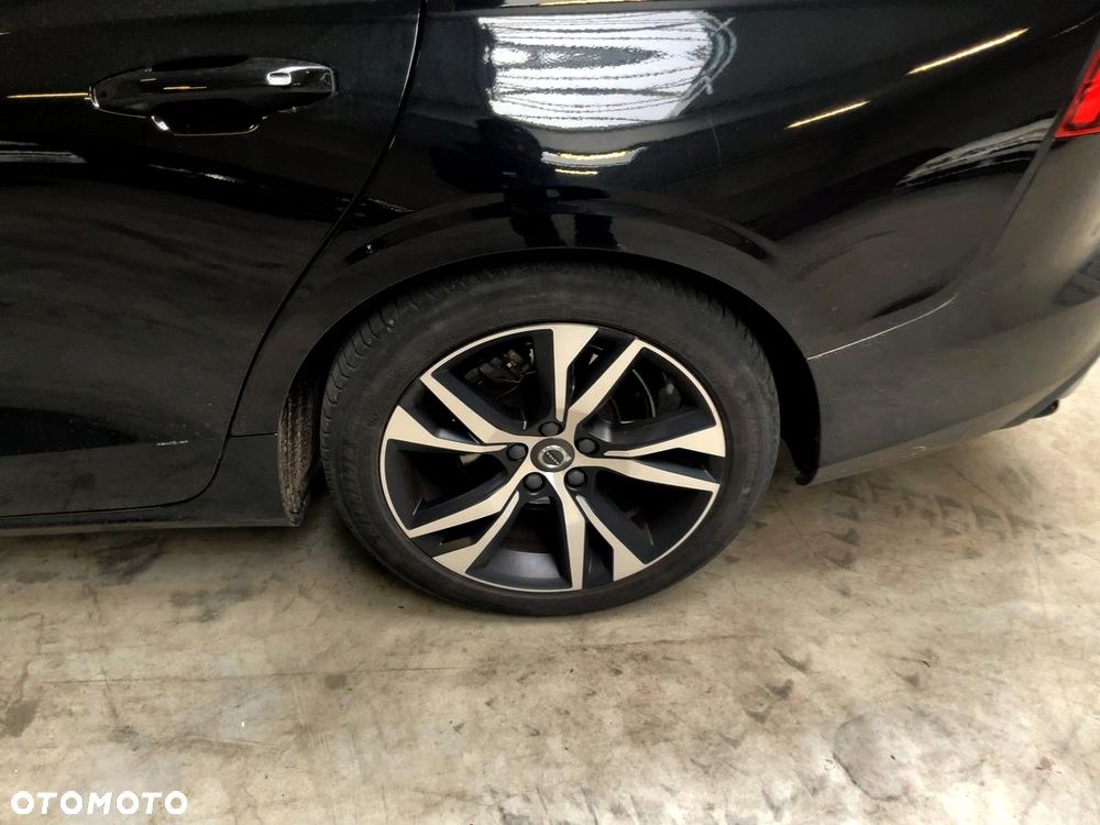 Volvo V60 B4 D R-Design - 5