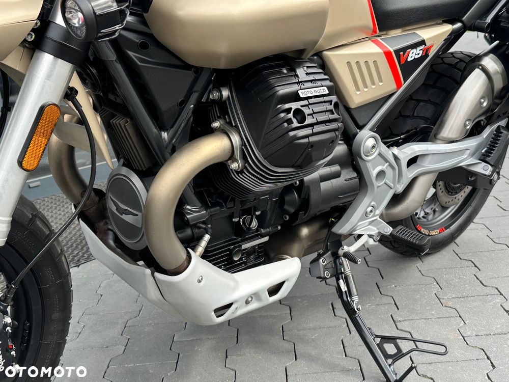 Moto Guzzi V85 - 36