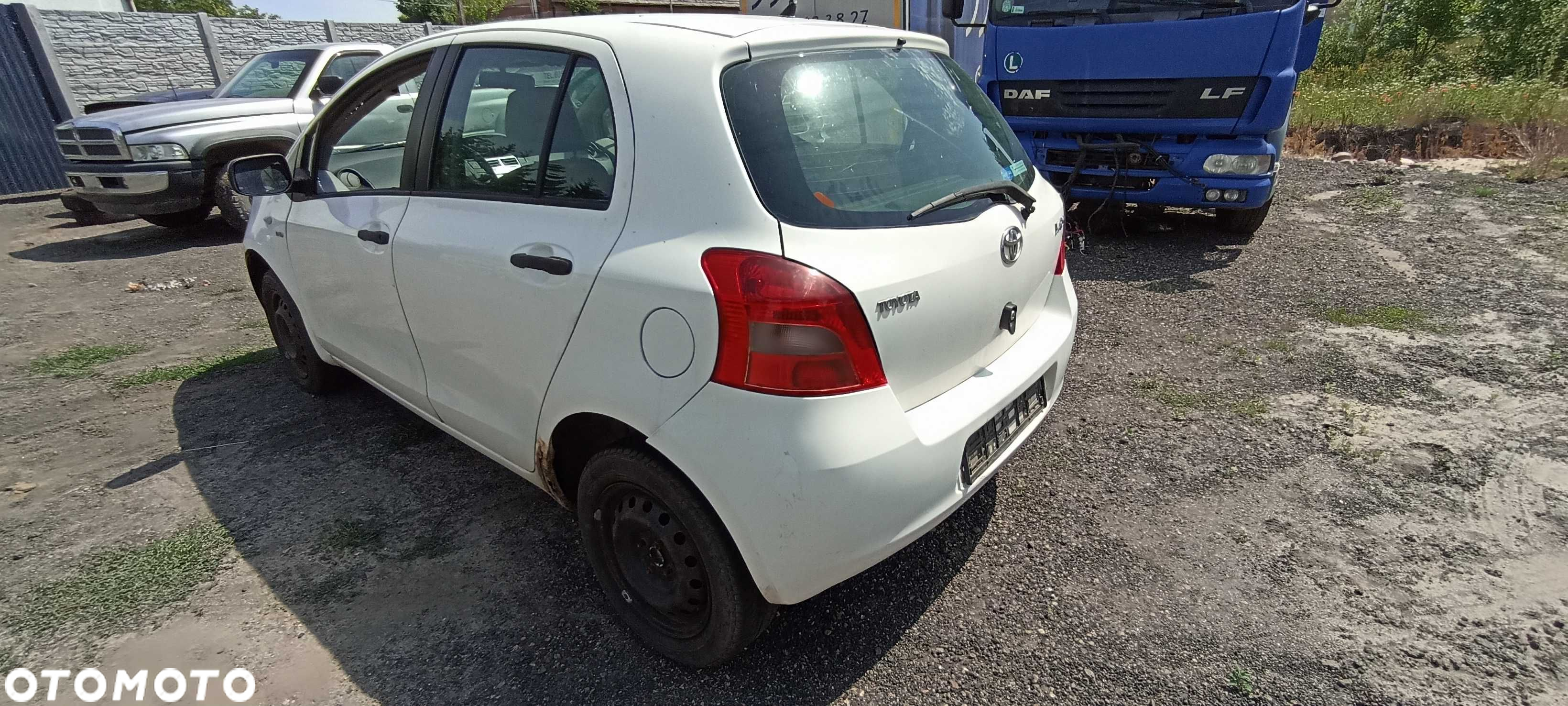 klapa bagażnika szyba  tył  toyota yaris  1.4 d4d  lak 068 - 3