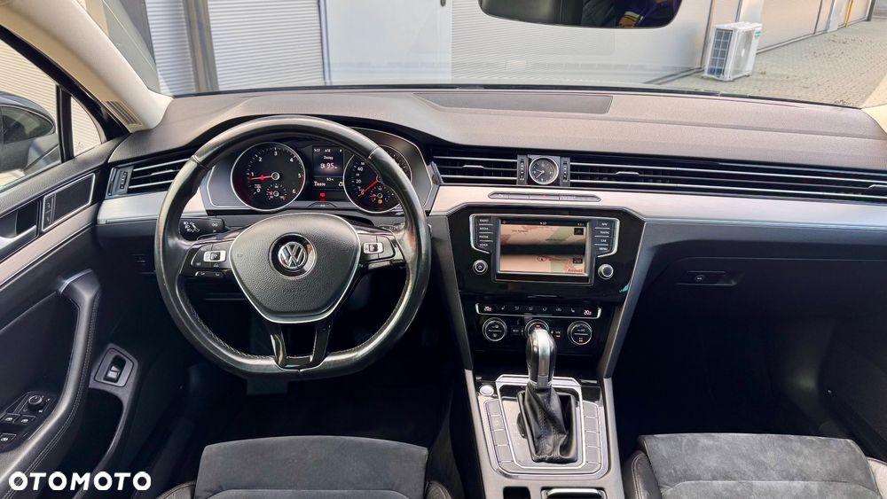 Volkswagen Passat Variant 2.0 TDI DSG (BlueMotion Technology) Highline - 28