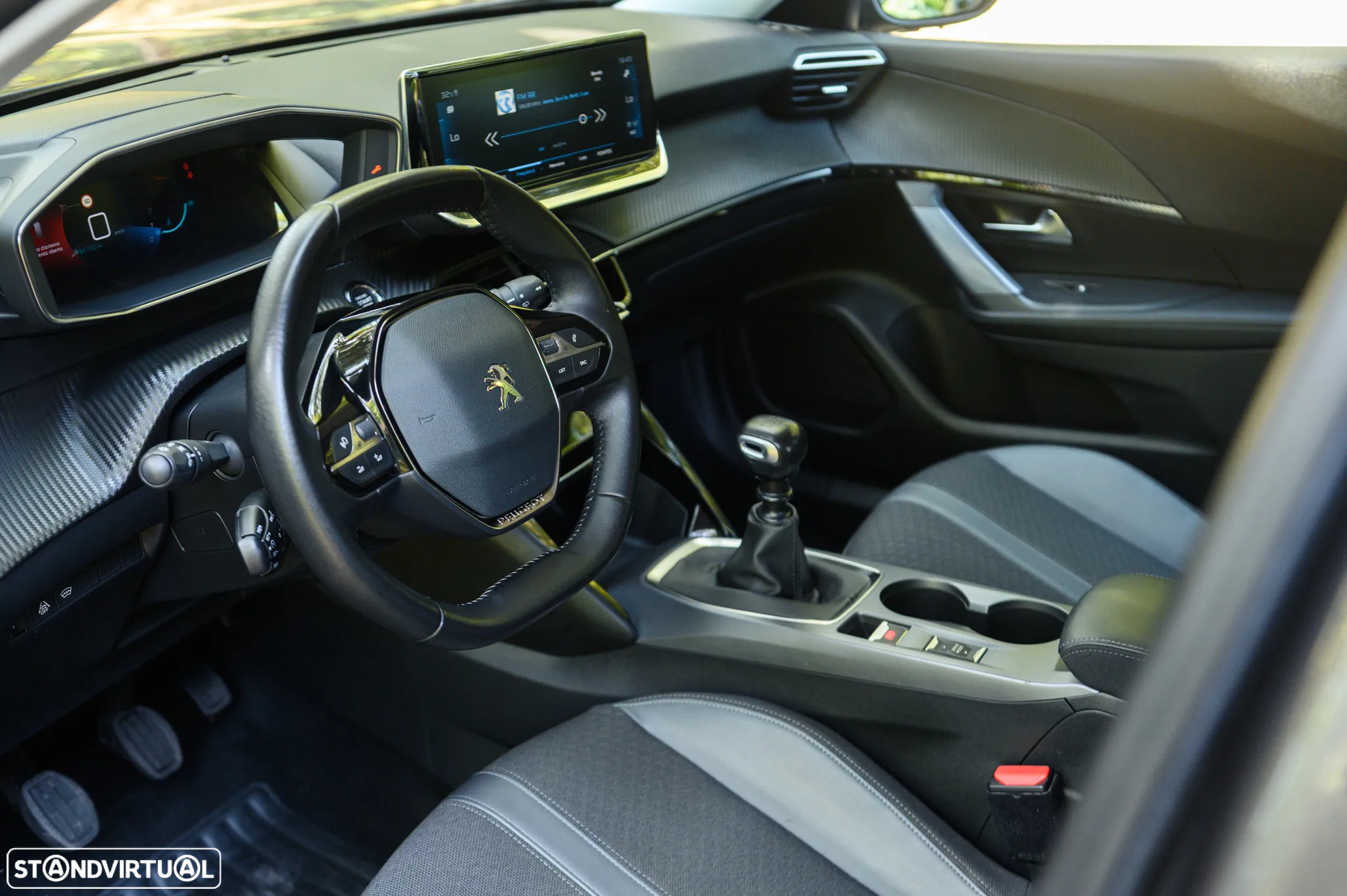 Peugeot 2008 1.2 PureTech Allure Pack - 20