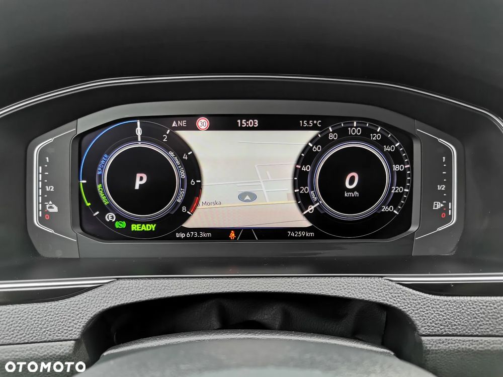 Volkswagen Passat - 24