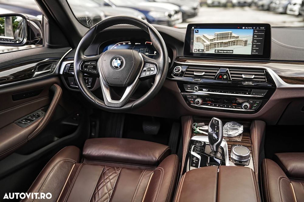 BMW Seria 5 530e Aut. Luxury Line - 15