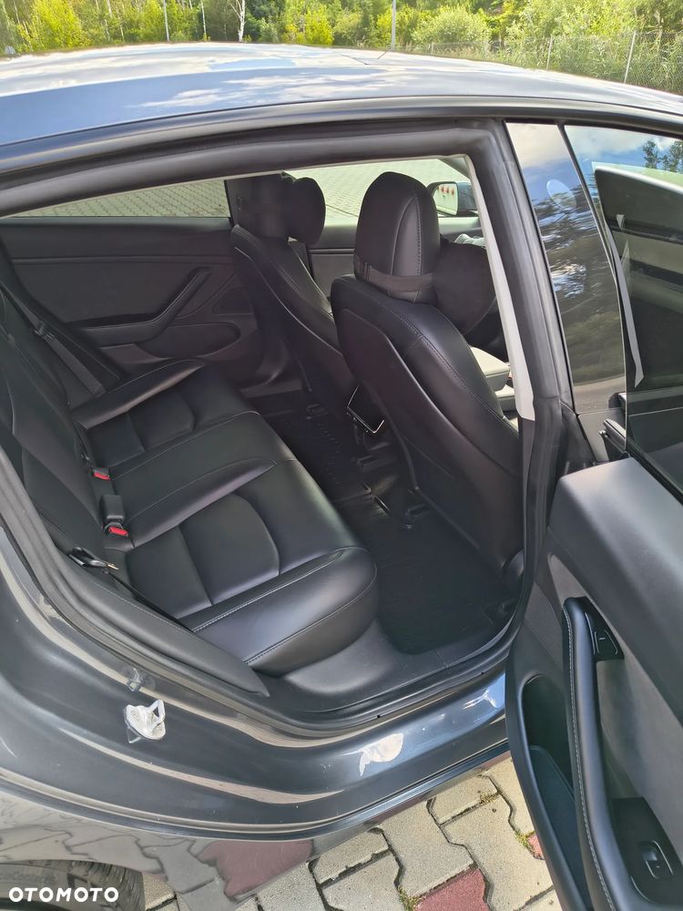 Tesla Model 3 - 17