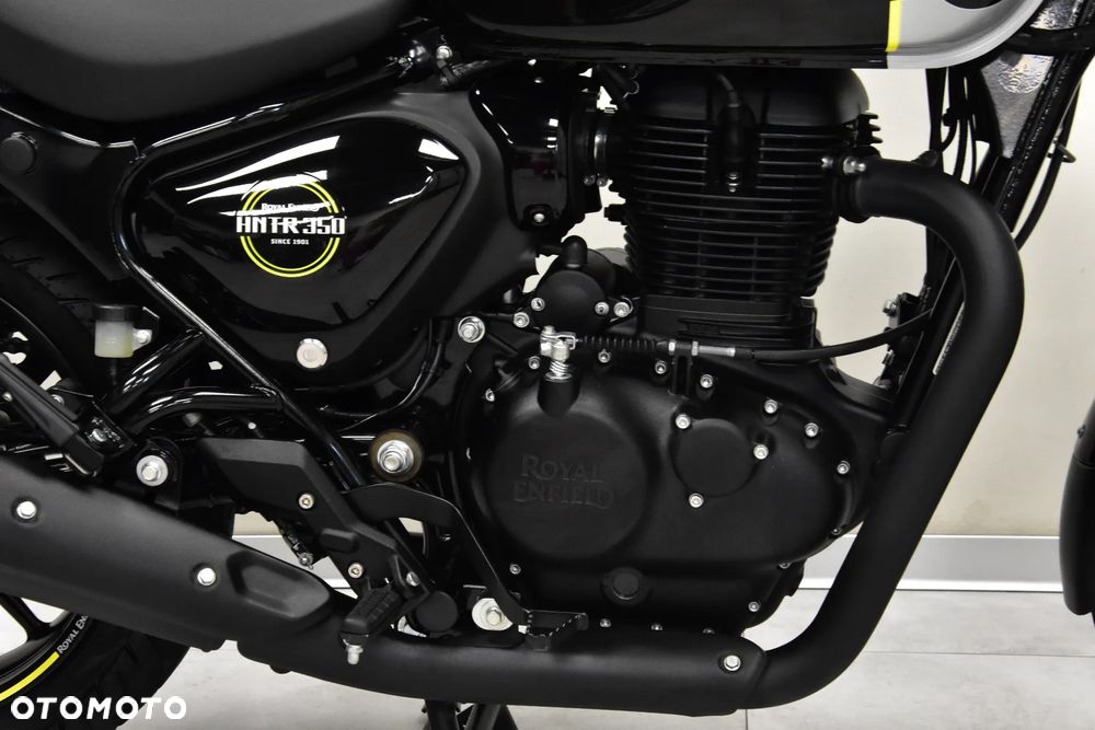 Royal Enfield HNTR - 21