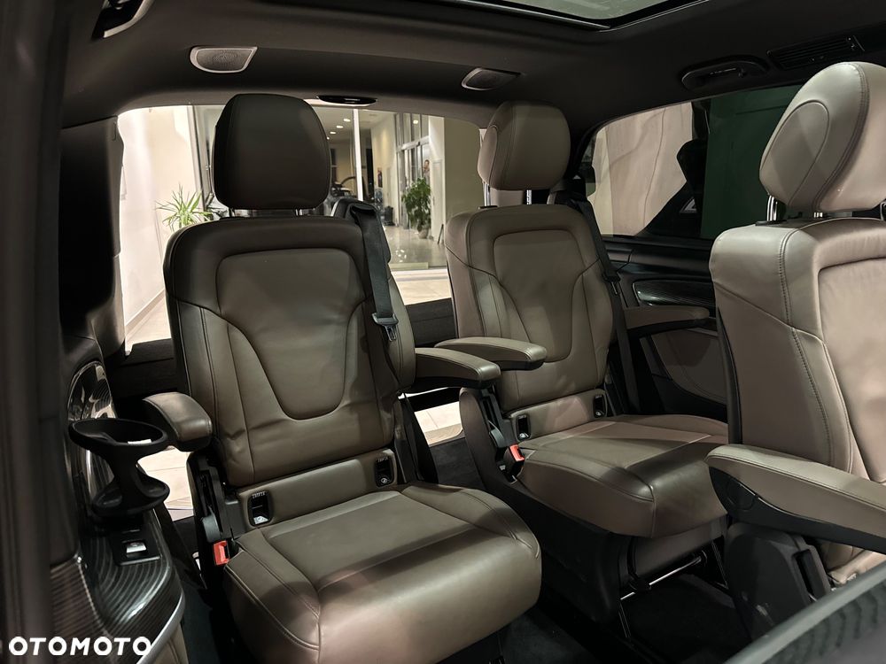 Mercedes-Benz Klasa V 300 d 4-Matic Exclusive 9G-Tronic (d³ugi) - 34